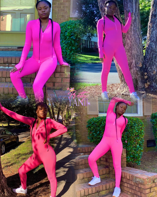 pink jumpsuit features a stretchy material that provides a snug fit